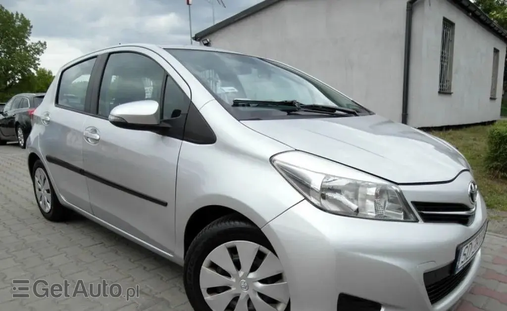 TOYOTA Yaris 