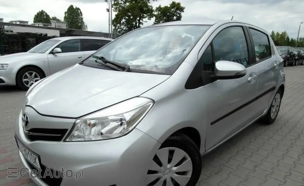 TOYOTA Yaris 