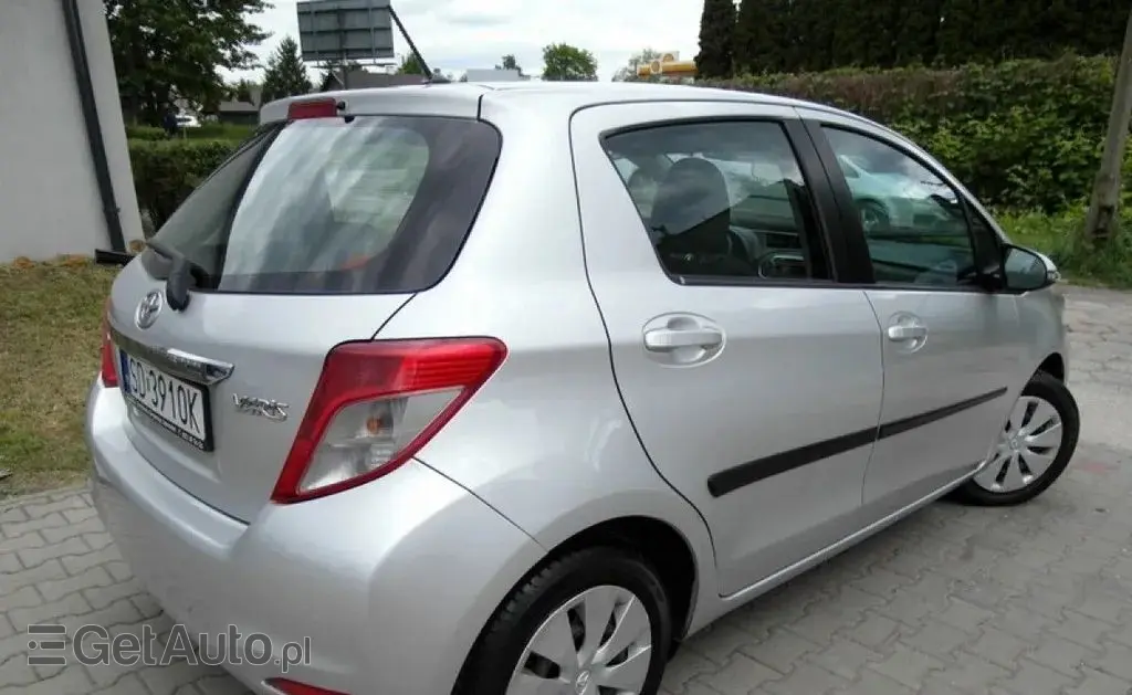 TOYOTA Yaris 