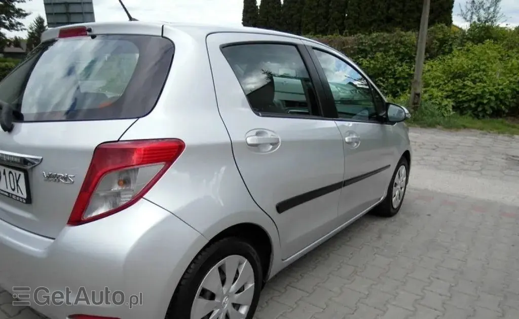 TOYOTA Yaris 
