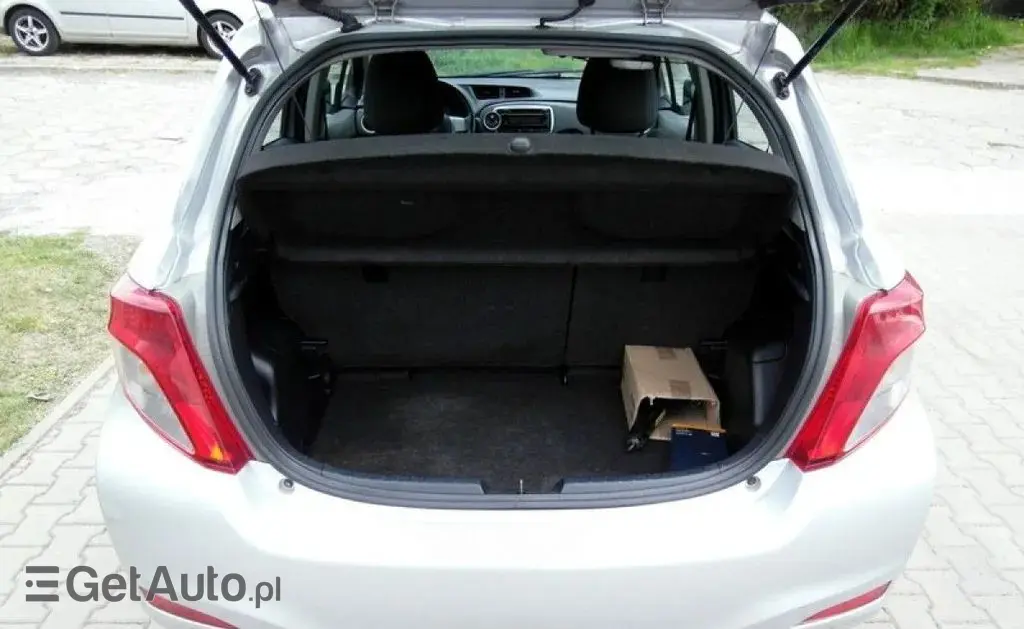 TOYOTA Yaris 