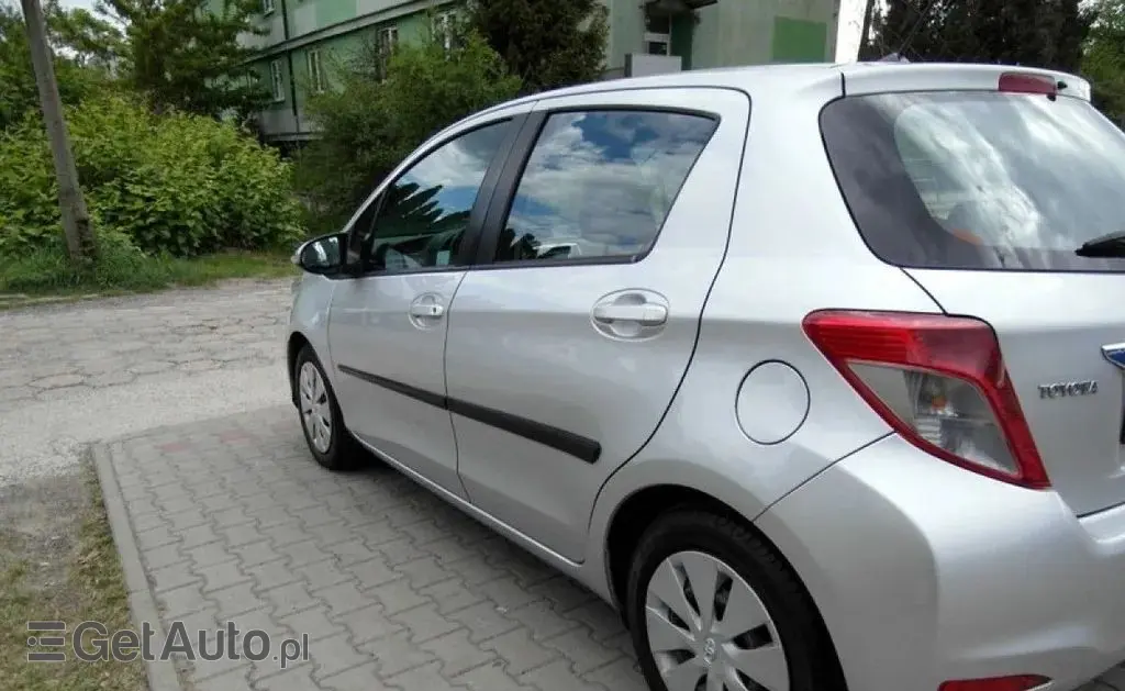TOYOTA Yaris 