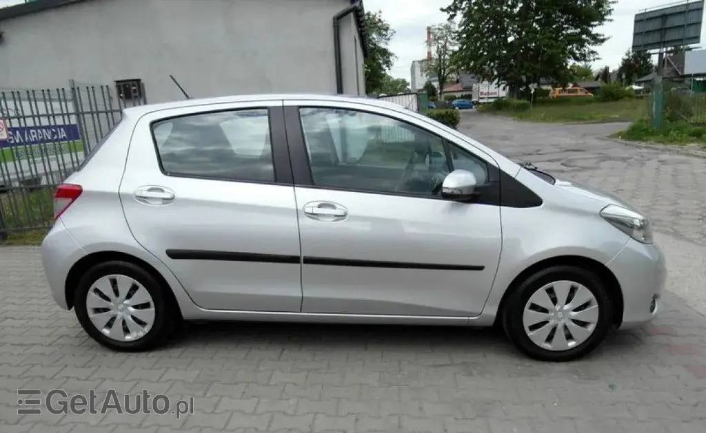 TOYOTA Yaris 