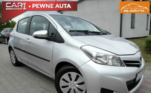 TOYOTA Yaris 