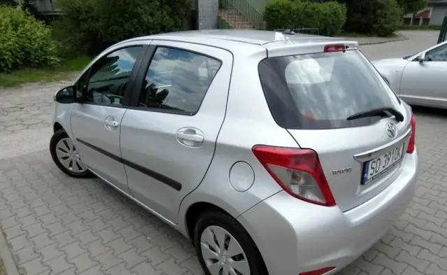 TOYOTA Yaris 