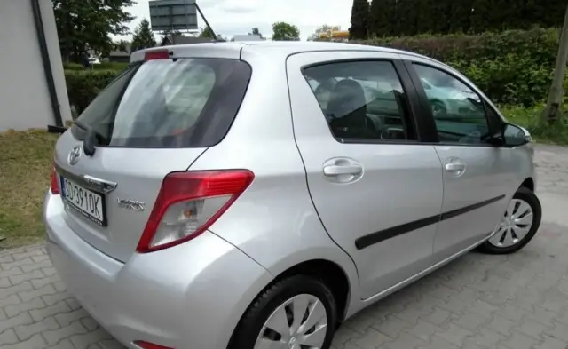 TOYOTA Yaris 