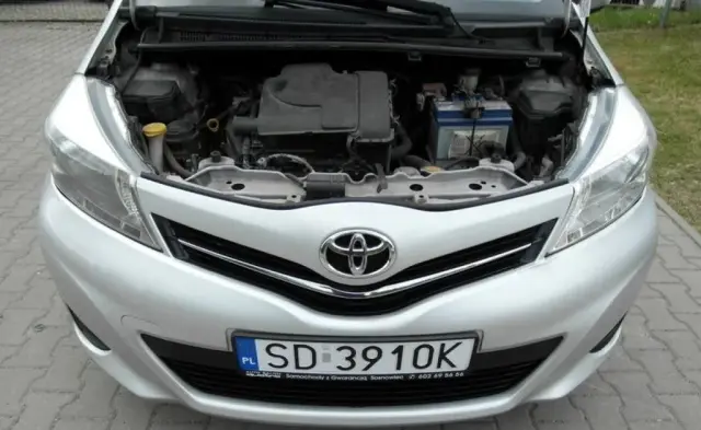 TOYOTA Yaris 