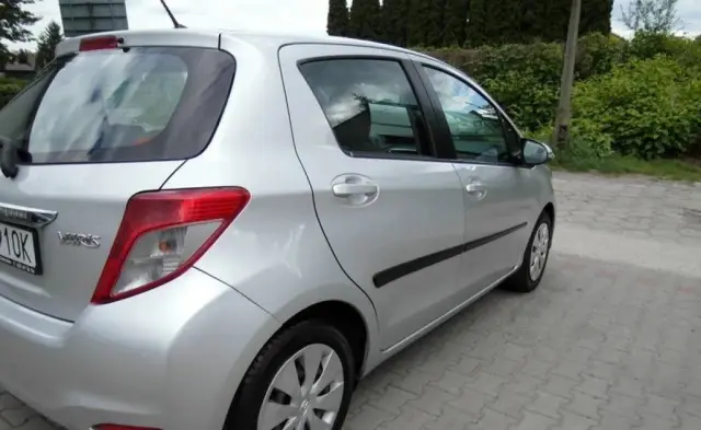 TOYOTA Yaris 