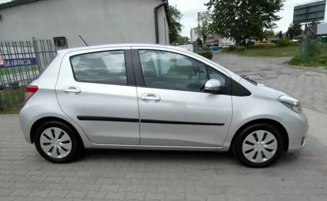 TOYOTA Yaris 