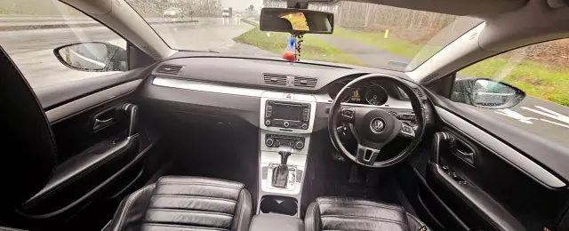 VOLKSWAGEN Passat CC 