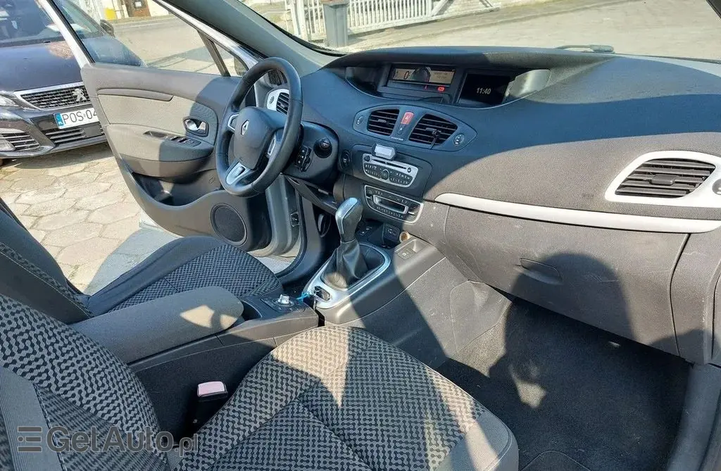 RENAULT Scenic 