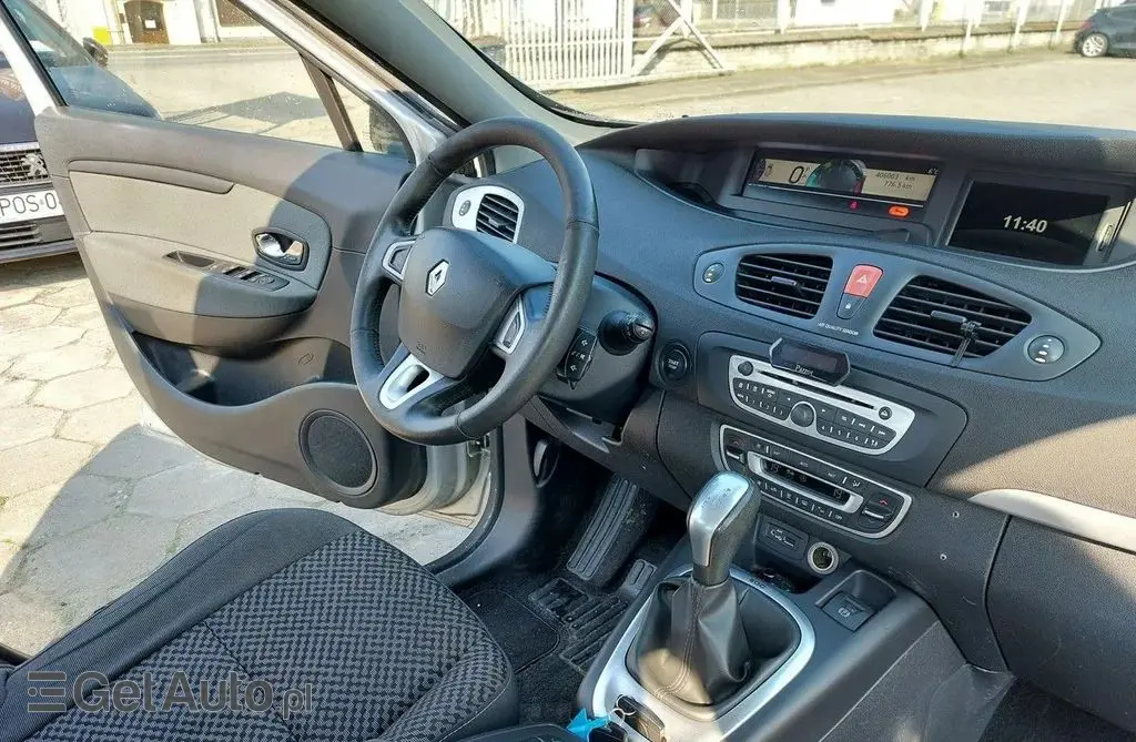 RENAULT Scenic 