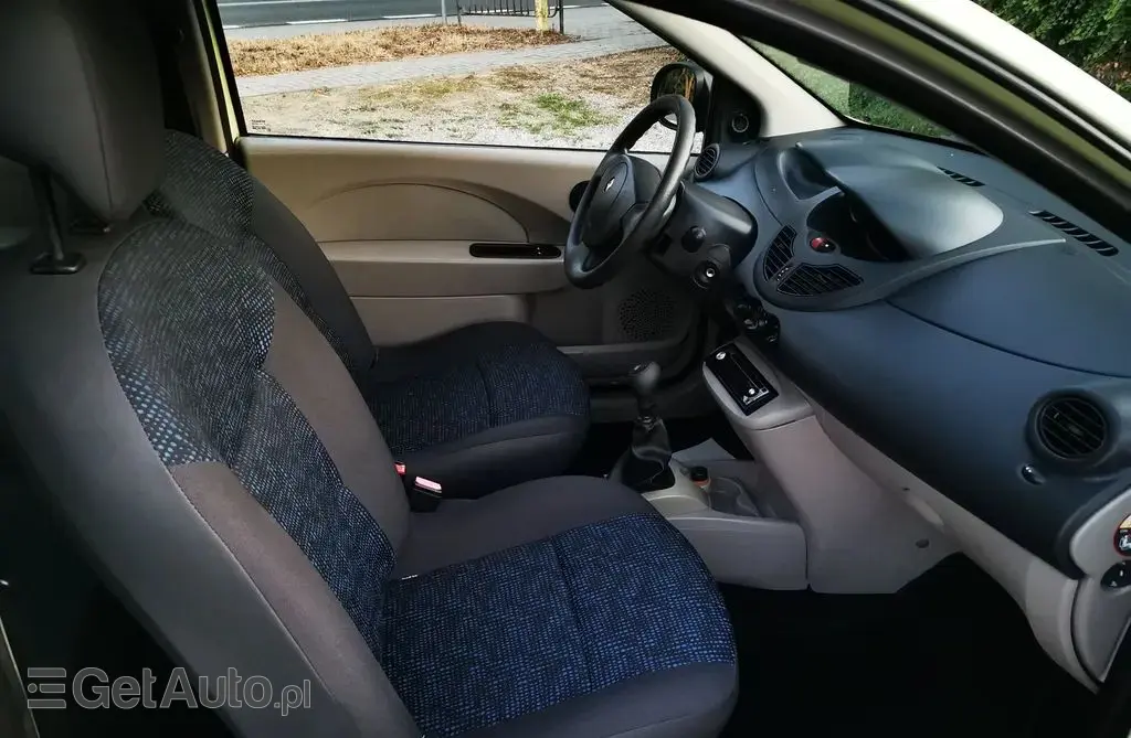 RENAULT Twingo 