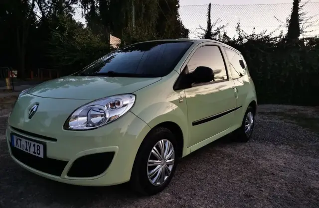 RENAULT Twingo 