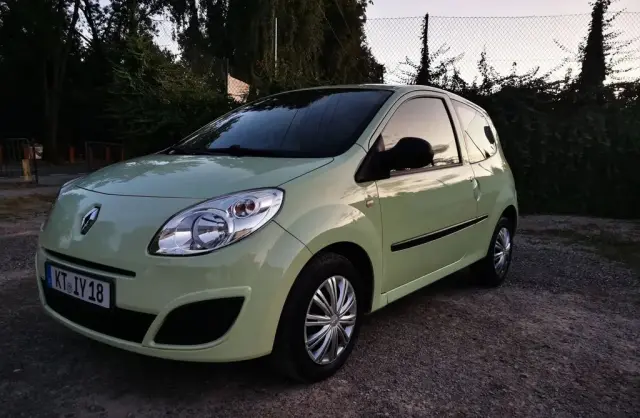 RENAULT Twingo 