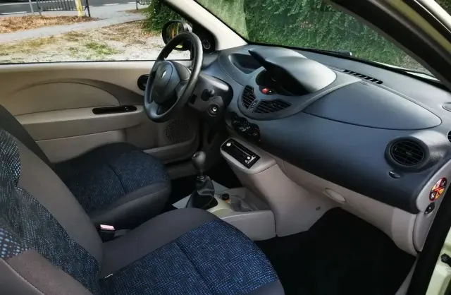 RENAULT Twingo 