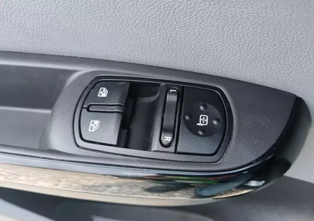 OPEL Corsa 1.4 Easytronic (ecoFLEX) Start/Stop Innovation