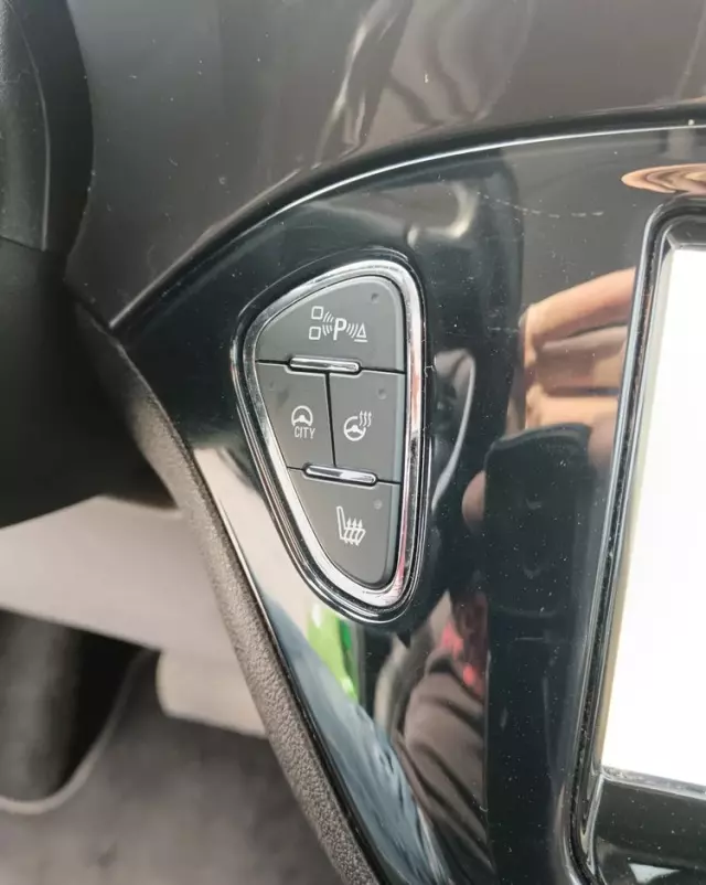 OPEL Corsa 1.4 Easytronic (ecoFLEX) Start/Stop Innovation