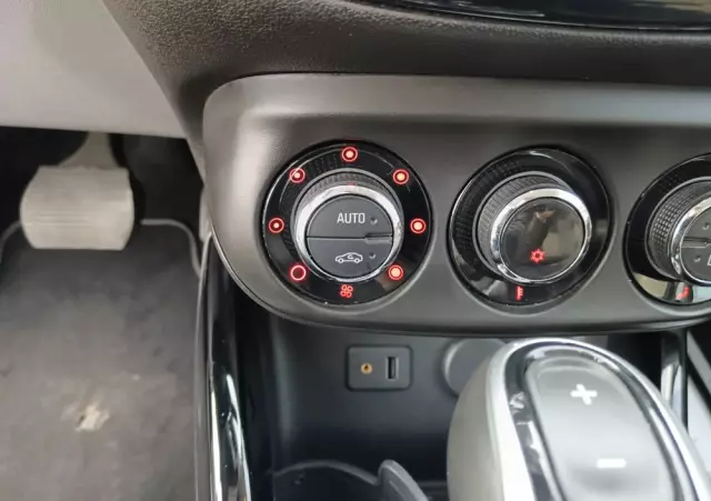 OPEL Corsa 1.4 Easytronic (ecoFLEX) Start/Stop Innovation