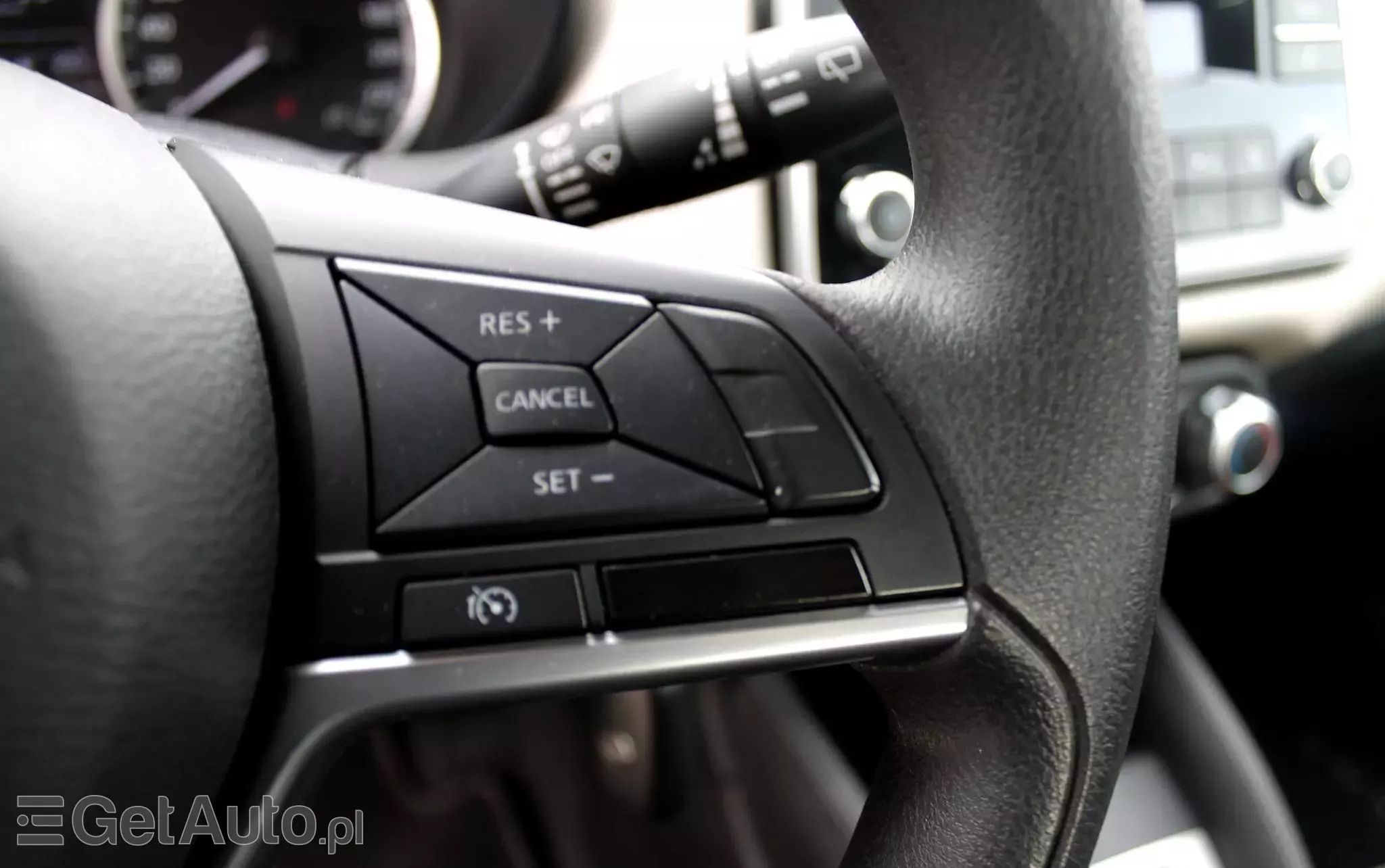 NISSAN Micra 1.0 Visia