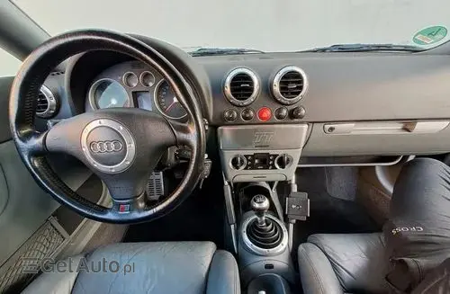 AUDI TT 