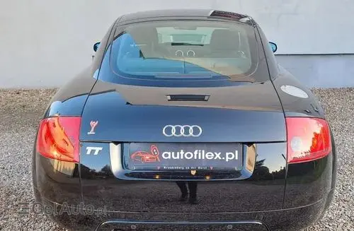AUDI TT 
