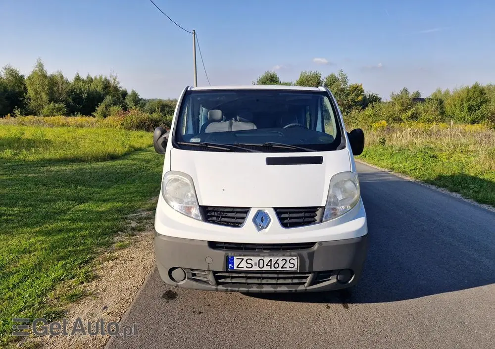 RENAULT TRAFIC 