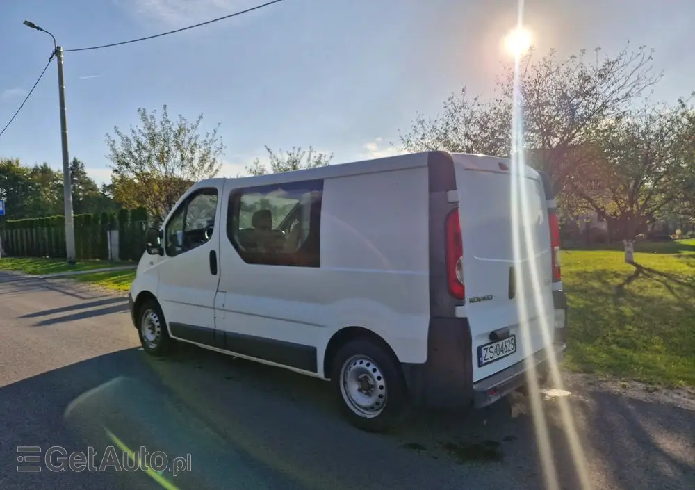 RENAULT TRAFIC 