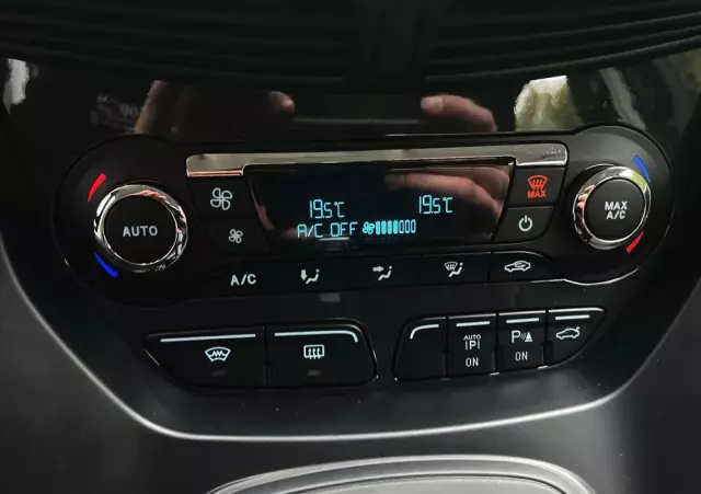 FORD Kuga 2.0 TDCi 4WD Titanium