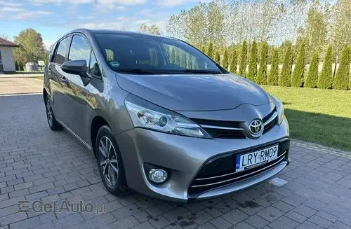 TOYOTA Verso 