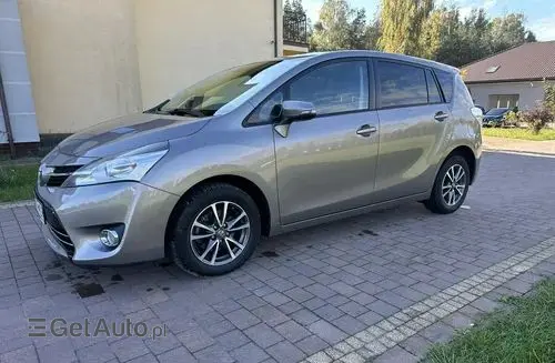 TOYOTA Verso 