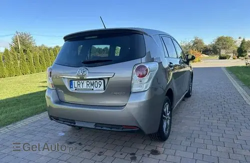 TOYOTA Verso 