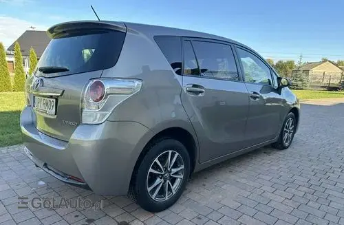 TOYOTA Verso 
