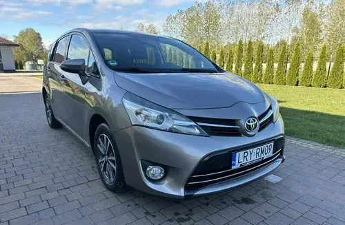 TOYOTA Verso 