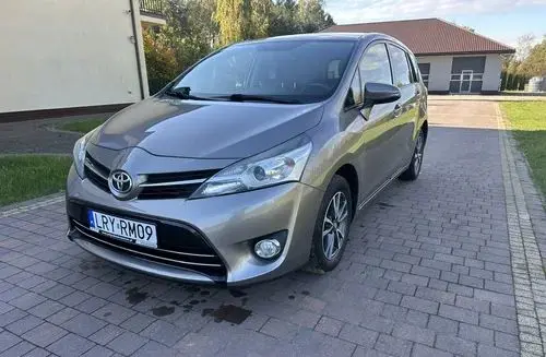 TOYOTA Verso 