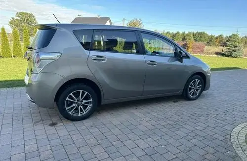TOYOTA Verso 