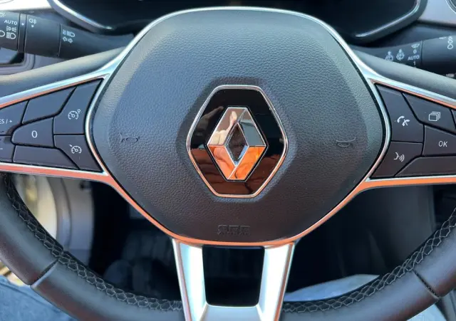 RENAULT Captur TCe 90 EXPERIENCE