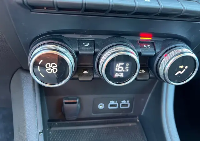 RENAULT Captur TCe 90 EXPERIENCE