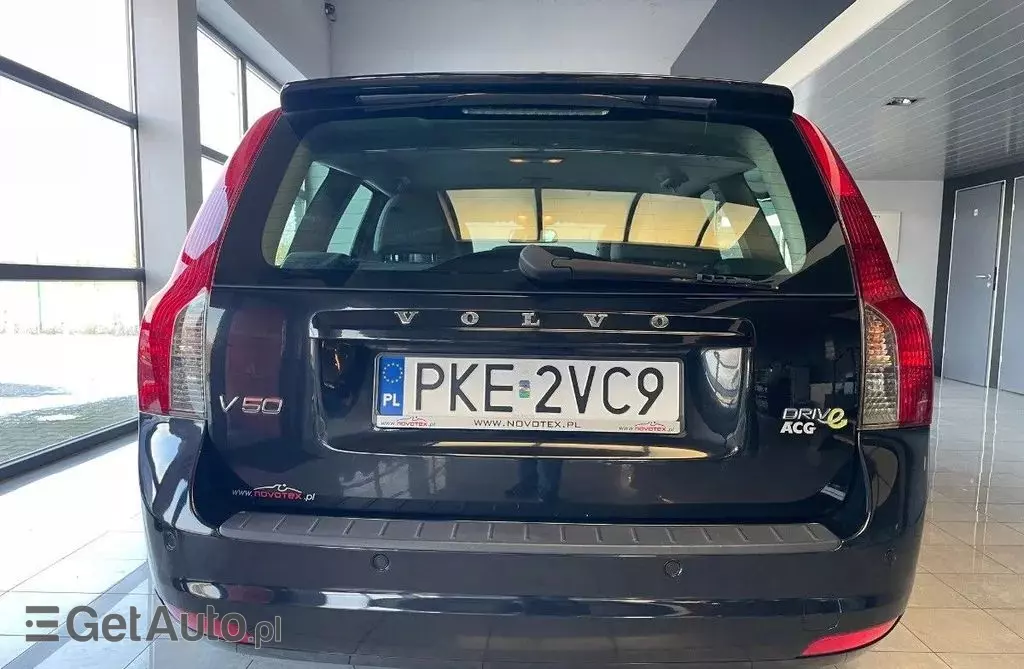 VOLVO V50 