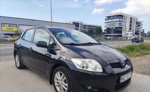 TOYOTA Auris 