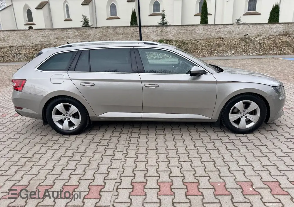 SKODA Superb 2.0 TDI 4x4 DSG Premium Edition