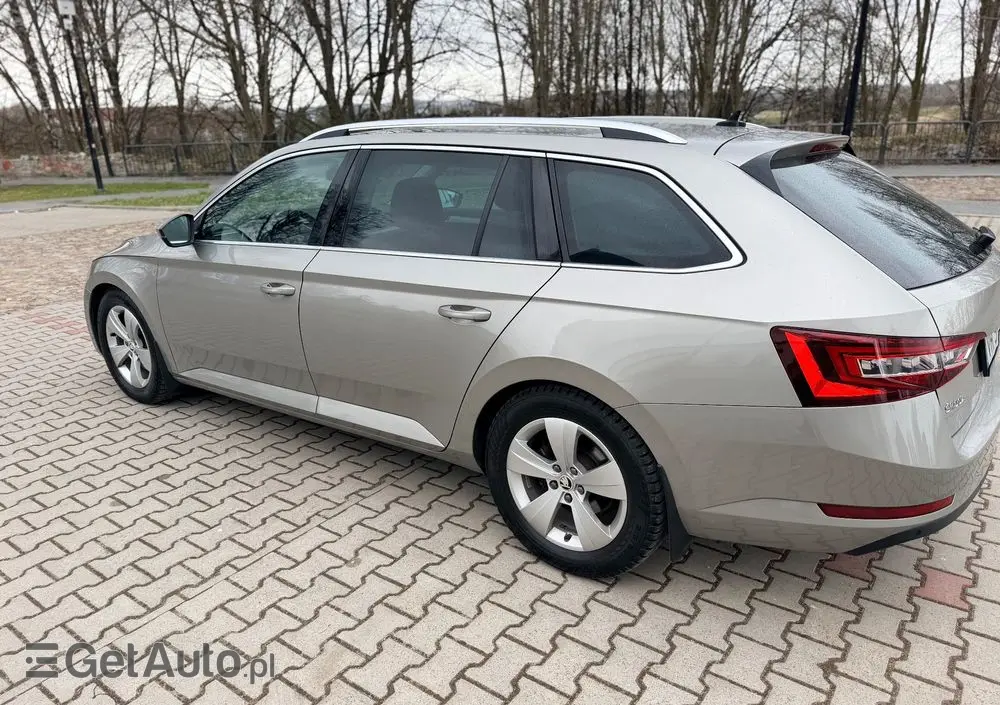 SKODA Superb 2.0 TDI 4x4 DSG Premium Edition