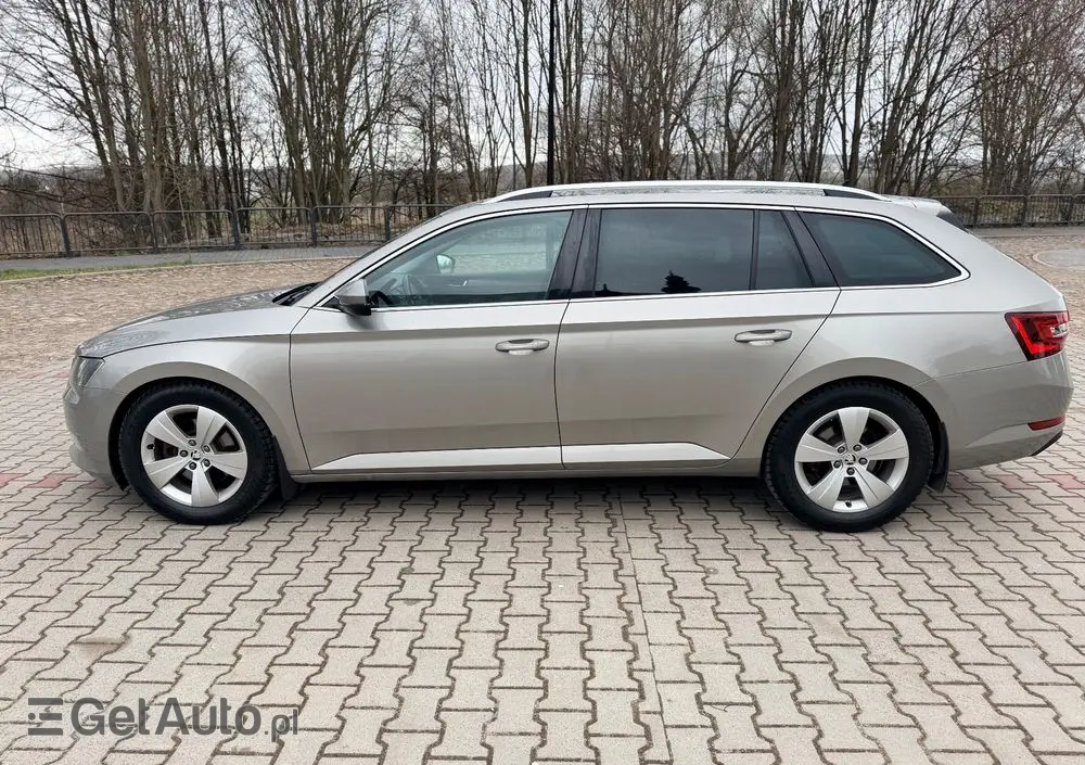 SKODA Superb 2.0 TDI 4x4 DSG Premium Edition