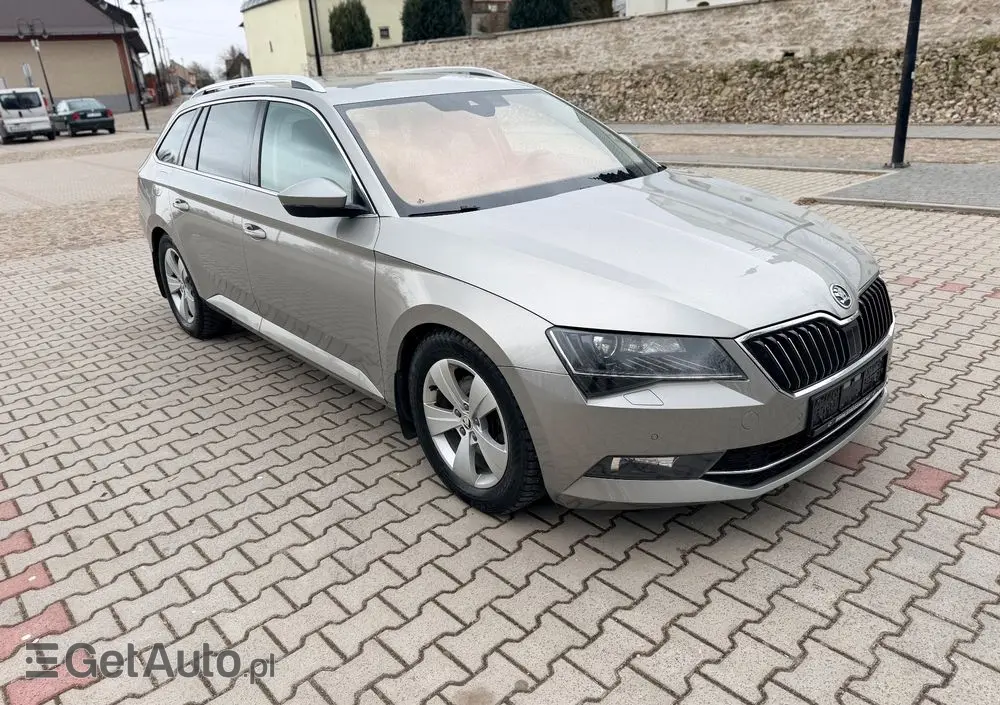 SKODA Superb 2.0 TDI 4x4 DSG Premium Edition