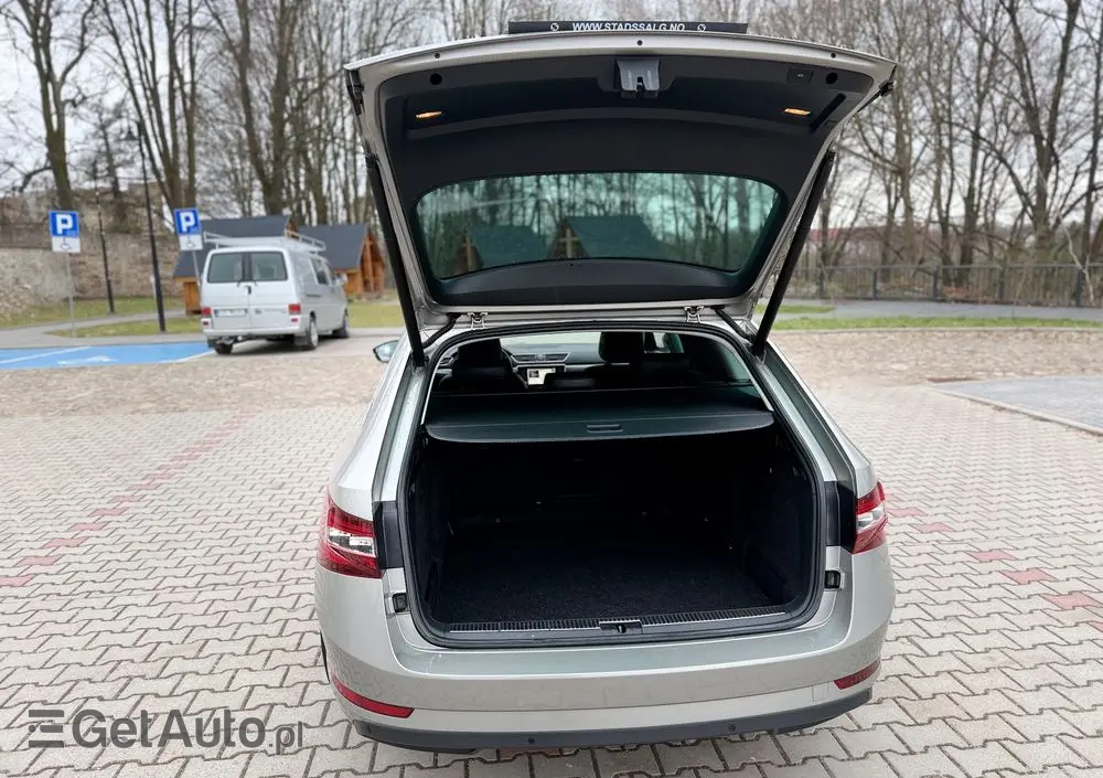 SKODA Superb 2.0 TDI 4x4 DSG Premium Edition