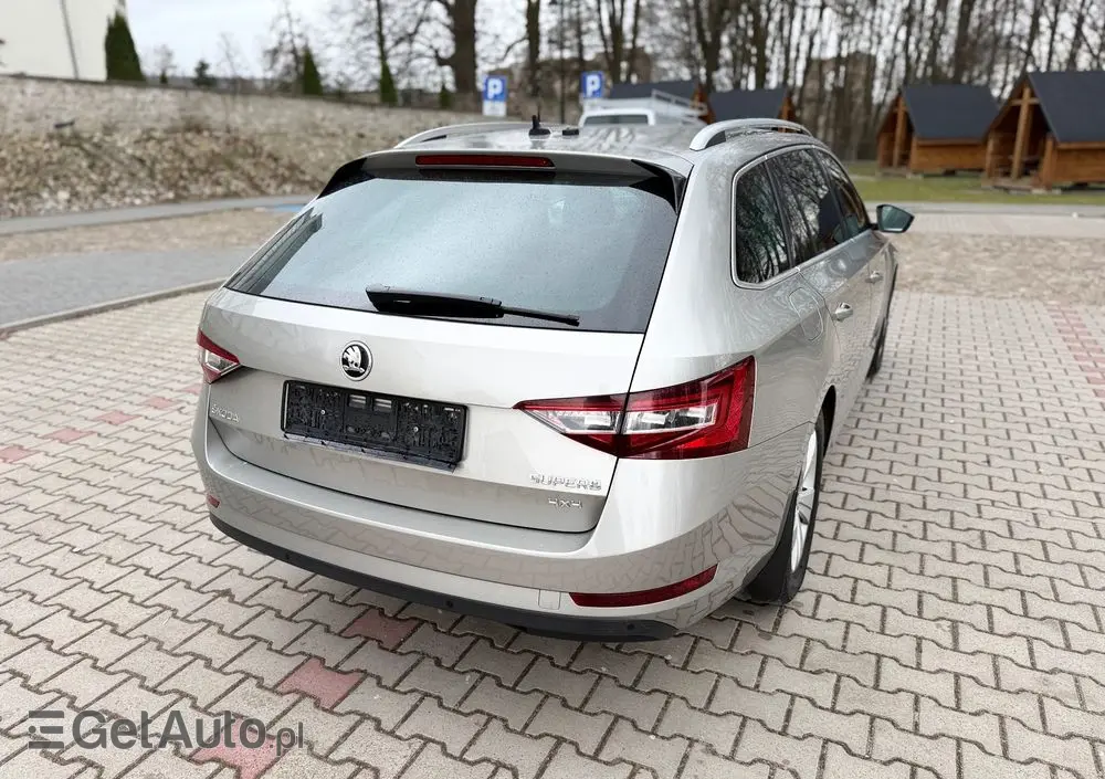 SKODA Superb 2.0 TDI 4x4 DSG Premium Edition