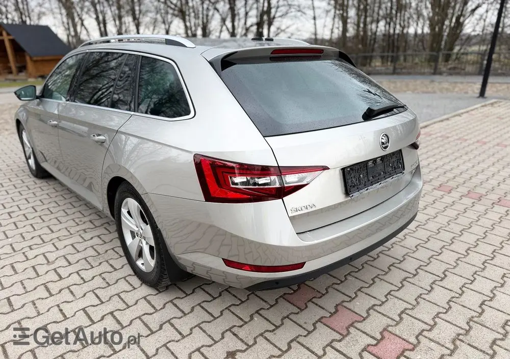 SKODA Superb 2.0 TDI 4x4 DSG Premium Edition
