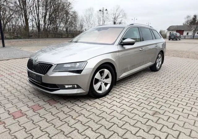 SKODA Superb 2.0 TDI 4x4 DSG Premium Edition