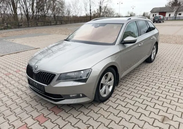 SKODA Superb 2.0 TDI 4x4 DSG Premium Edition