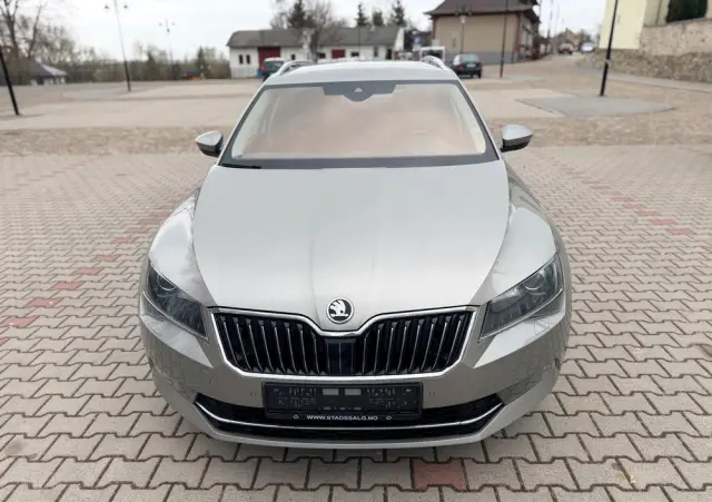 SKODA Superb 2.0 TDI 4x4 DSG Premium Edition